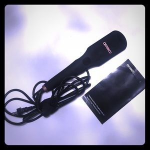 Amika Polished Perfection Straightening Brush